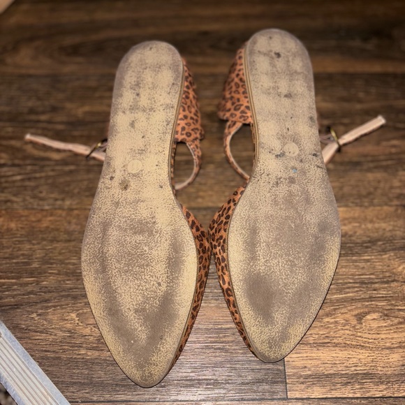 Leopard closed toe flats - Picture 4 of 7